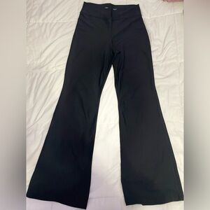 Large black Old Navy flare leggings🖤